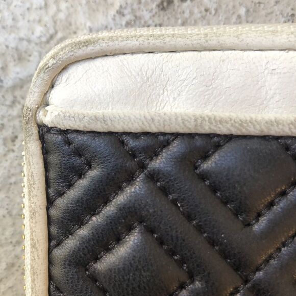 Tory Burch wristlet wallet - Picture 4 of 6